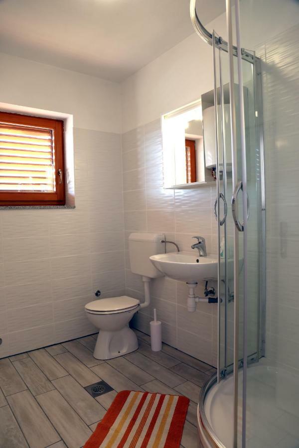 Apartments Laura Pinezici  Ngoại thất bức ảnh
