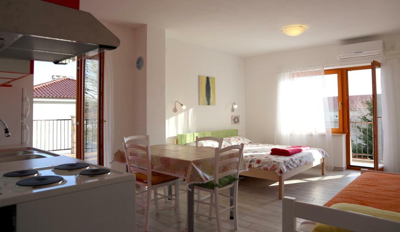 Apartments Laura Pinezici  Ngoại thất bức ảnh