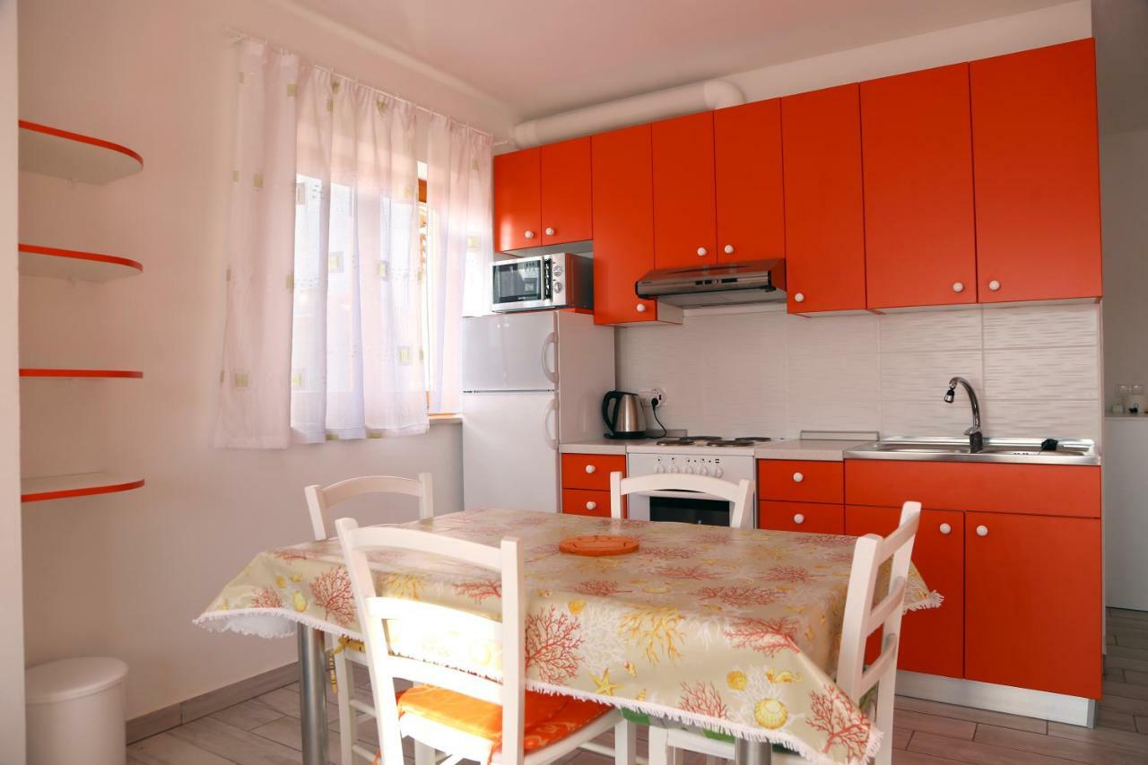 Apartments Laura Pinezici  Ngoại thất bức ảnh
